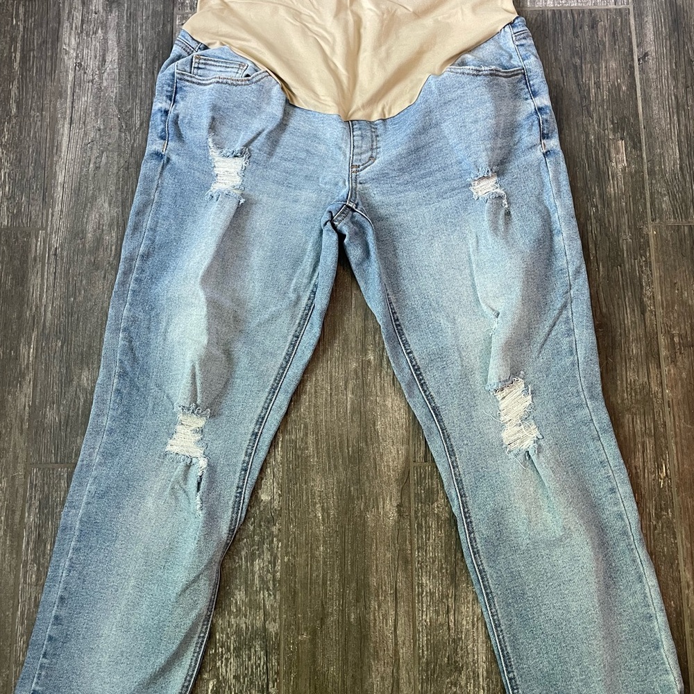 Time and Tru Light Blue Distressed Boyfriend Maternity Capris